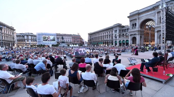 «Una famiglia unita che genera la vita sa resistere alla solitudine che intristisce il mondo»