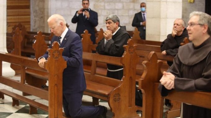 Betlemme, i bimbi palestinesi accolgono Biden