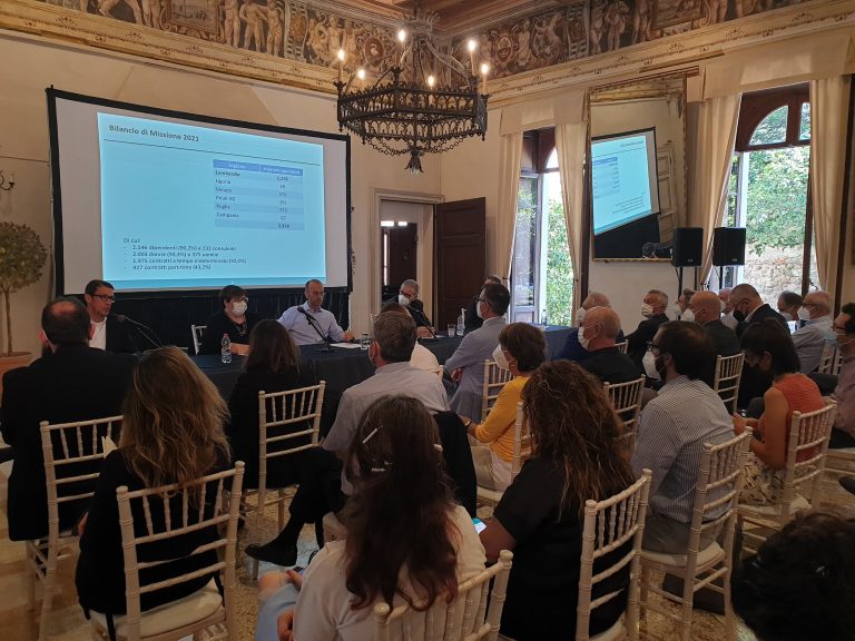 Un momento dell'incontro di presentazione del bilancio di missione