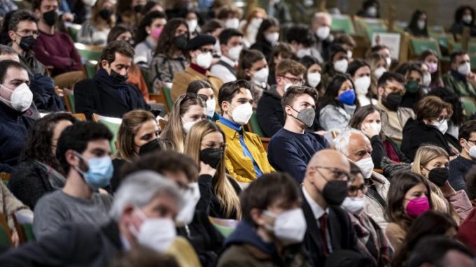 Censis: allarme immatricolazioni, in calo per la crisi economica