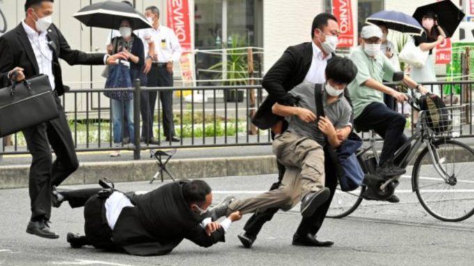 Giappone, sgomento per l’omicidio dell’ex premier Abe