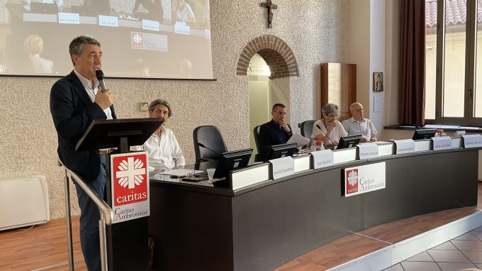 Lavoro di cura, patto tra terzo settore, istituzioni e università contro la crisi