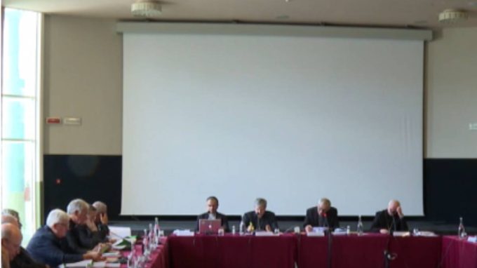 Caro bollette, dalla Cei 10 milioni di euro per le diocesi