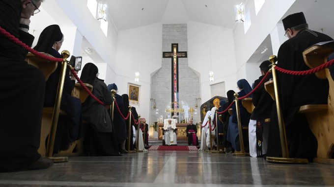 Papa Francesco: «Nessuno è straniero nella Chiesa»