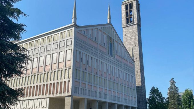 Metanopoli, l’arte al servizio della fede nella città che cambia