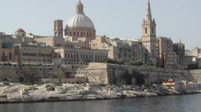Ambrosiani pellegrini a Malta, sulla via di San Paolo