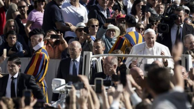 Il Papa a Cl: «La crisi fa crescere ma l’unità sia più forte delle contrapposizioni»