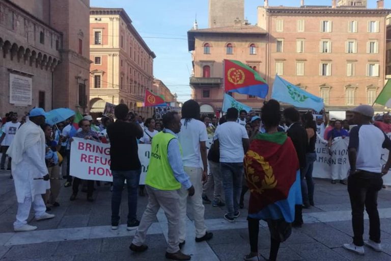 Manifestazione della diaspora eritrea a Roma (foto “Popoli e Missione”)