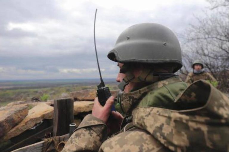 Militari al fronte in Ucraina