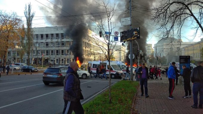 Kiev e Kharkiv, risveglio sotto le bombe russe