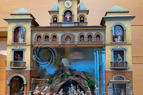 A Palazzo Lombardia  tornano i Presepi etnici  dei Frati Cappuccini Missionari