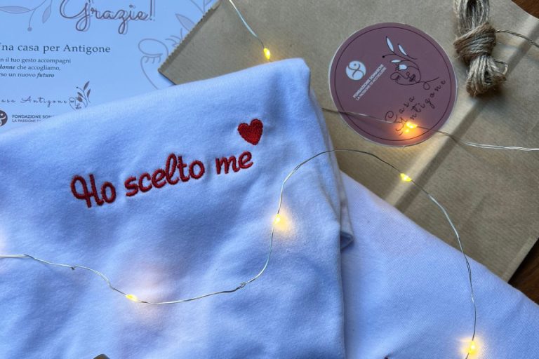 T-shirt Casa Rifugio Antigone