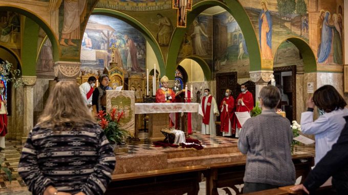 L’Arcivescovo alla Mangiagalli: «Qui si compie una grande impresa»