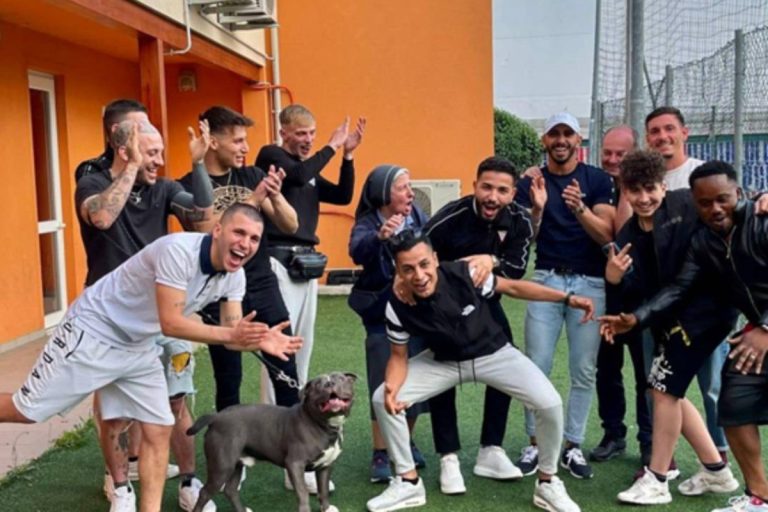 Don Claudio Burgio e i ragazzi di Kayròs