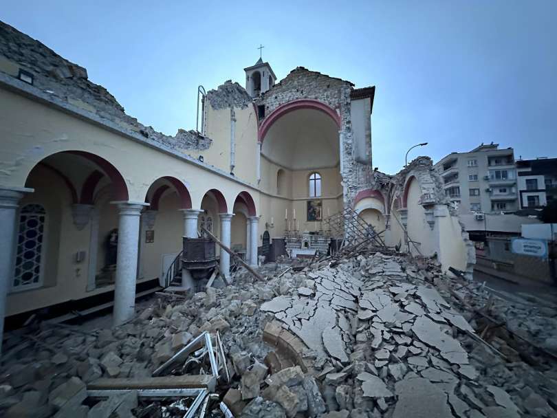 La Cattedrale di Iskenderun distrutta dal sisma (foto padre Antuan)