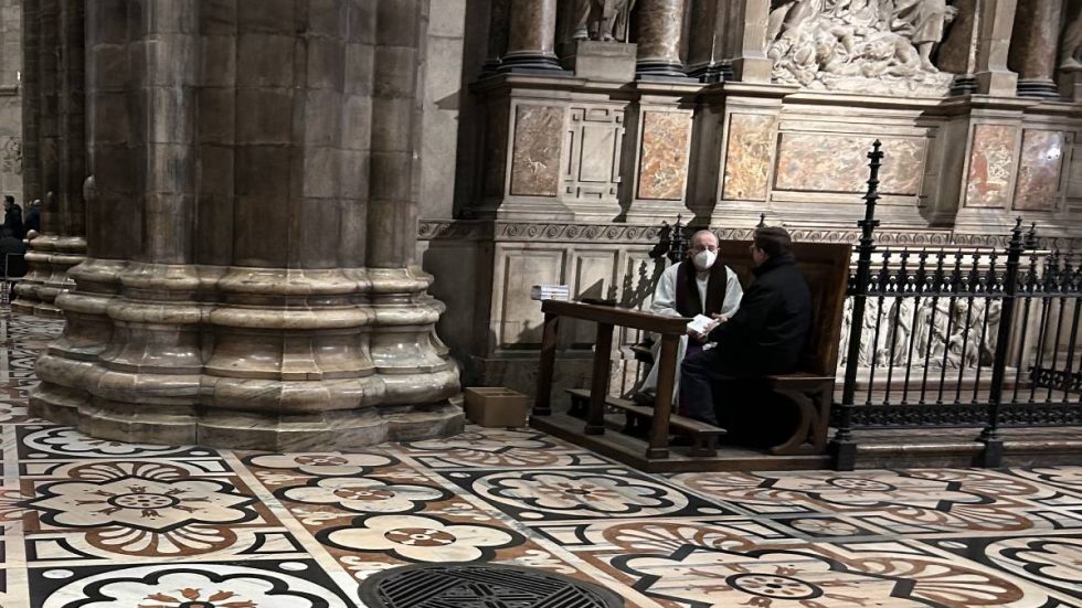 Una confessione individuale in Duomo