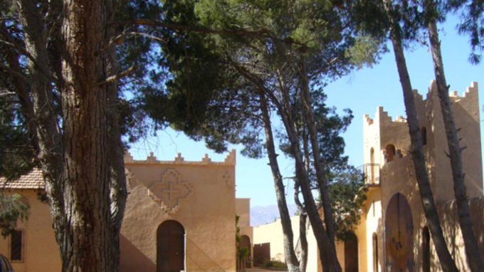 Giovani preti in Marocco con l’Arcivescovo