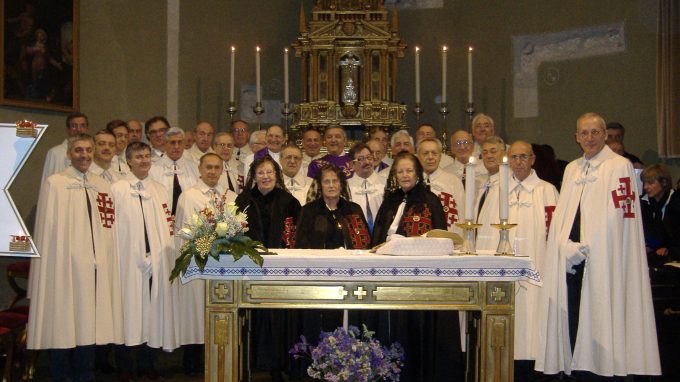 Merone, Messa con monsignor Rolla per i 20 anni dei Cavalieri del Santo Sepolcro della zona di Lecco