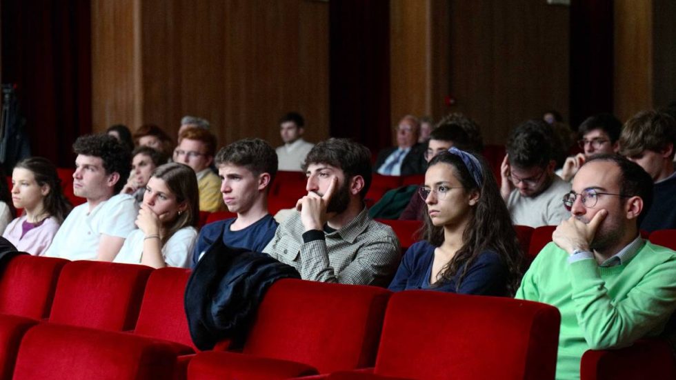 Agenzia_Fotogramma_FGR3841363 Alcuni studenti presenti all'incontro (foto Agenzia Fotogramma)