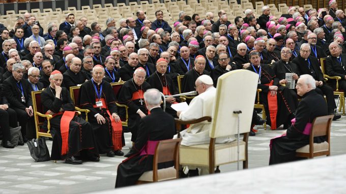 Papa Francesco: no a «autoreferenzialità» e «neoclericalismo di difesa»