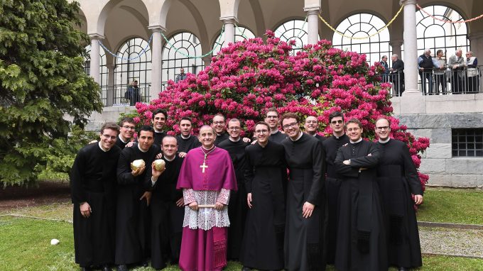In Seminario la Festa dei Fiori con l’Arcivescovo e il cardinale Pizzaballa
