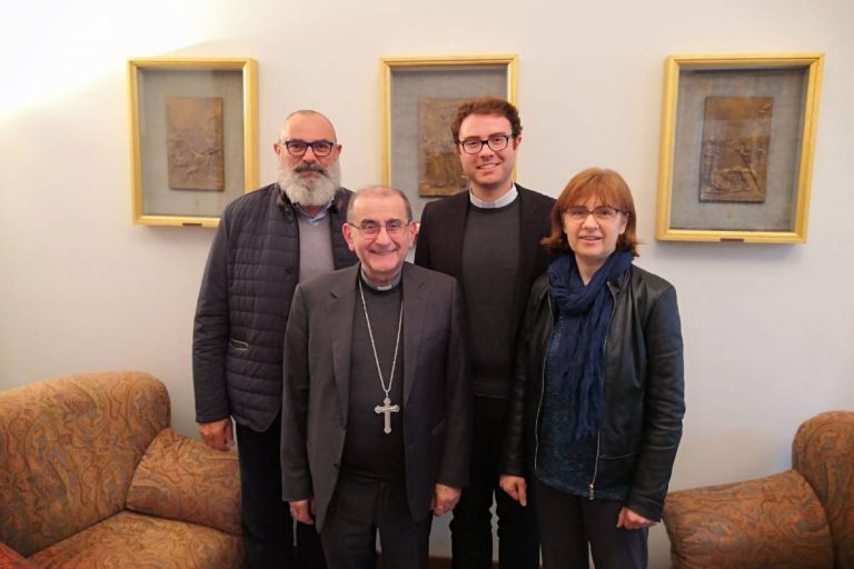 Marco Zambon con i genitori e l'Arcivescovo