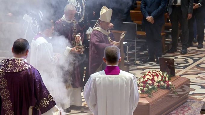 L'Arcivescovo: «Berlusconi, un uomo che ora incontra Dio»