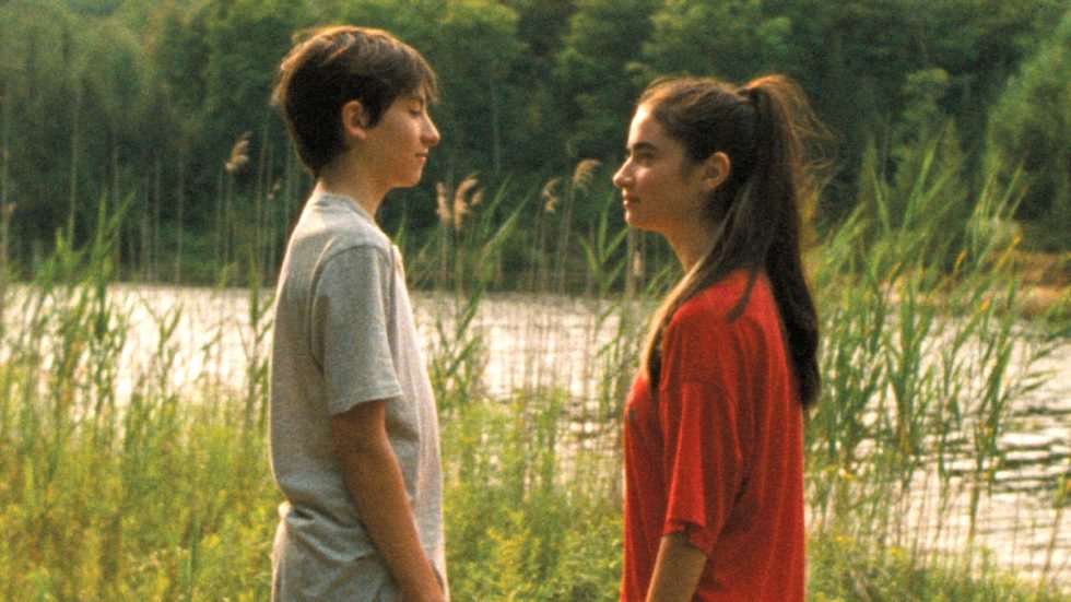 Una scena dei due protagonisti di Falcon Lake