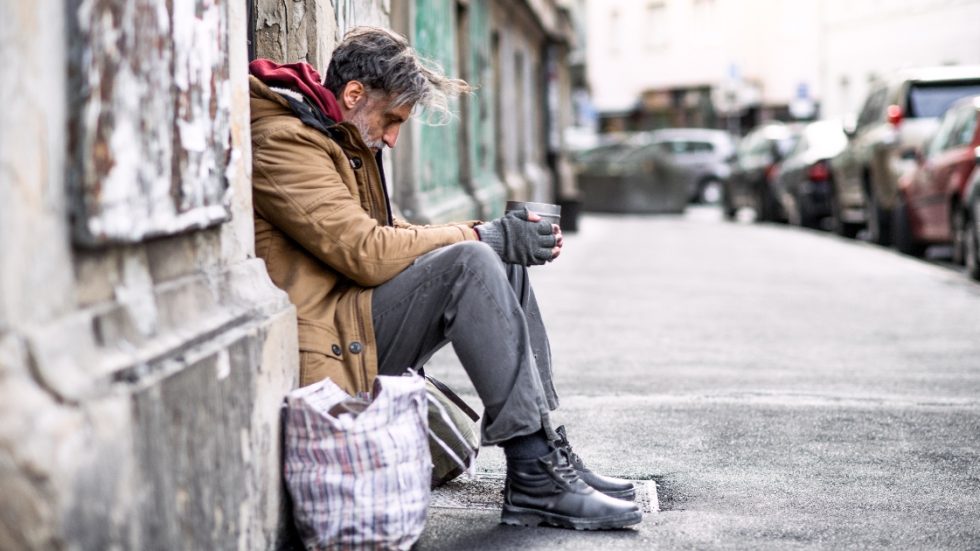 Nuove povertà: se ne parla ad Abbiategrasso con Gualzetti