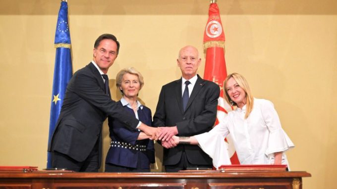 Tunisia, dialogo e cooperazione: via stretta e obbligata