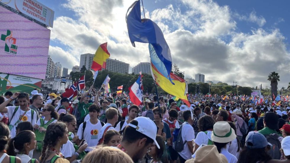 La folla di giovani da tutto il mondo che ha preso parte alla Messa di apertura della GMG