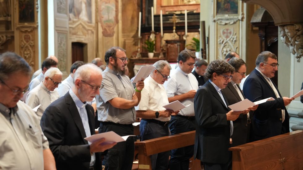 Seveso - Centro pastorale ambrosiano, Celebrazione di investitura dei nuovi parroci (Ag. Fotogramma)