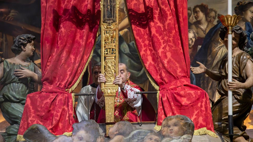 MILANO – Duomo Rito Vesperi e il Rito della “Nivola”, di apertura delle celebrazioni per il Triduo del Santo Chiodo, presieduto da Arcivescovo di Milano, mons. Mario Delpini