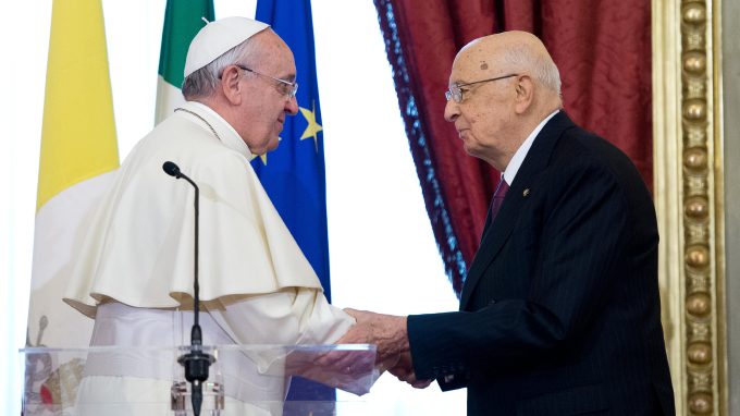 Il Papa: «Conservo grata memoria di Napolitano»