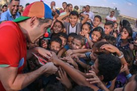 A San Giuliano milanese il clown «Il Pimpa» incontra i bambini della Guerra