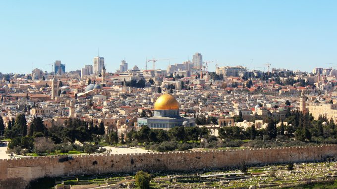 Con Ambrosianeum a Gerusalemme per invocare la pace
