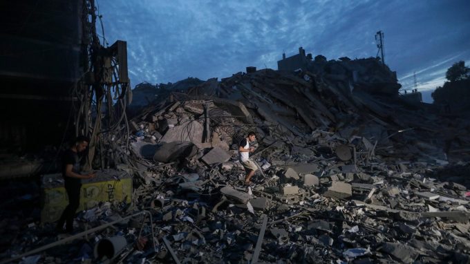 Ancora una guerra: popoli vittime di terroristi e governanti