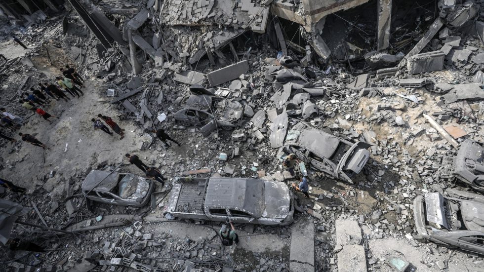 La città di Gaza dopo gli ultimi bombardamenti (Foto ANSA/SIR)