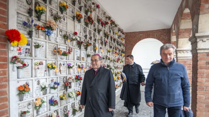 Commemorazione dei Defunti, Messe nei Cimiteri di Milano e in Duomo