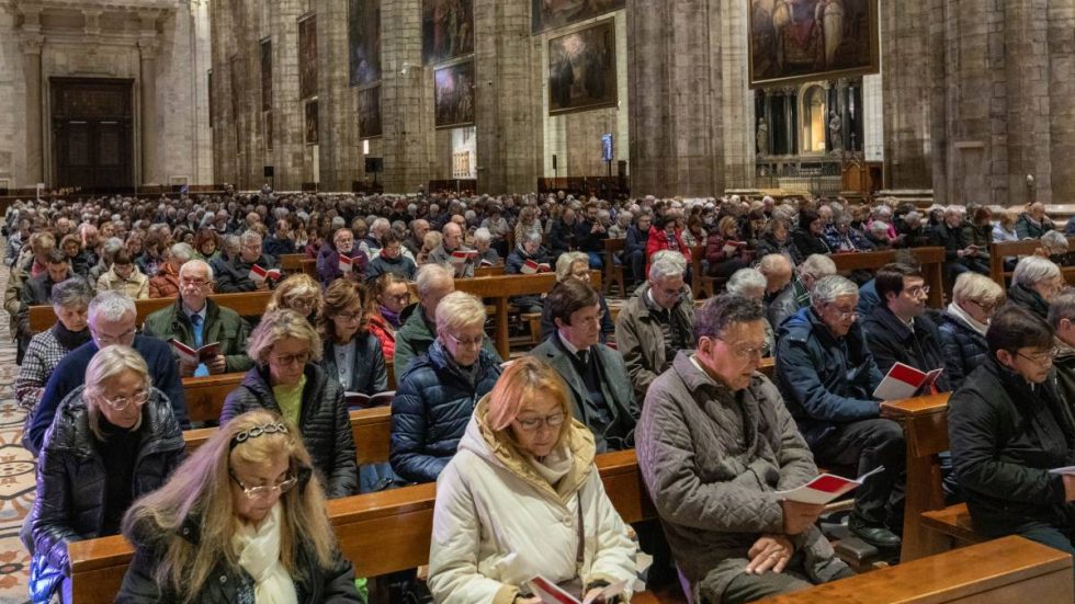 I Ministri straordinari presenti in Duomo (Agenzia Fotogramma)