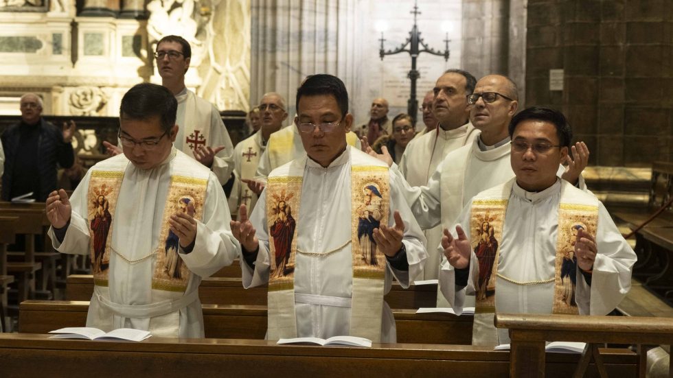Duomo San Carlo Duomo. Pontificale nella Vigilia della Solennità di S. Carlo Borromeo Vescovo compatrono della diocesi ambrosiana.
(Foto Agenzia Fotogramma)