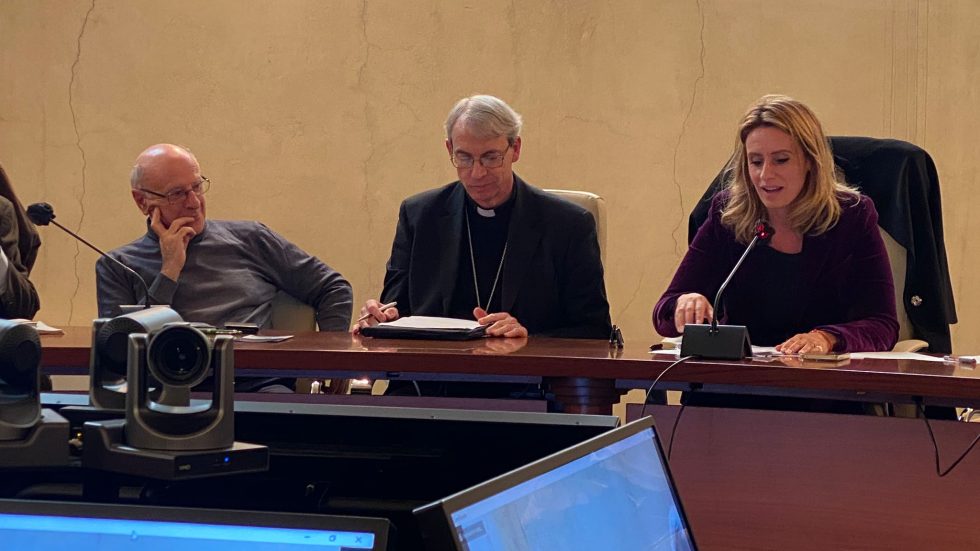 Da sinistra, monsignor Giuseppe Scotti (segretario della Cel), monsignor Corrado Sanguineti (presidente della Consulta) e l'assessore Francesca Caruso