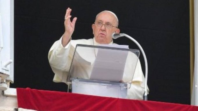 Francesco: la pace è possibile, non rassegniamoci alla guerra