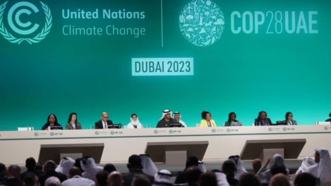 Becchetti sulla COP28: «L’impegno di triplicare energia rinnovabile è realizzabile»