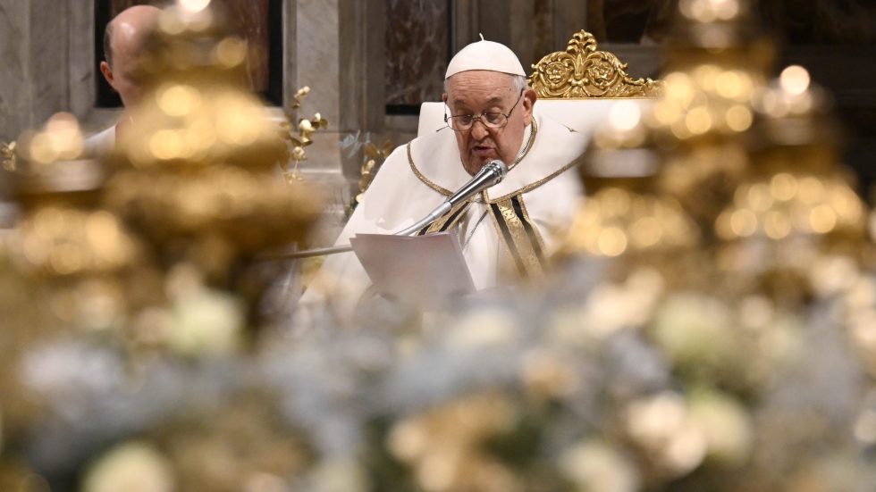 Papa Francesco durante la Messa di Mezzanotte