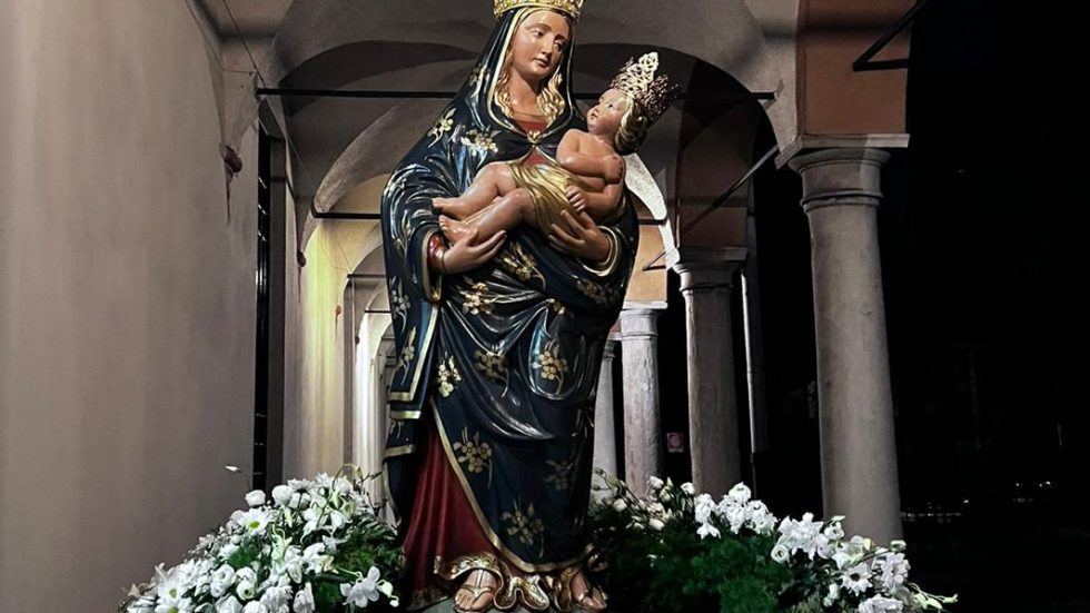 A Saronno ogni “8 del mese” processione e Santa Messa