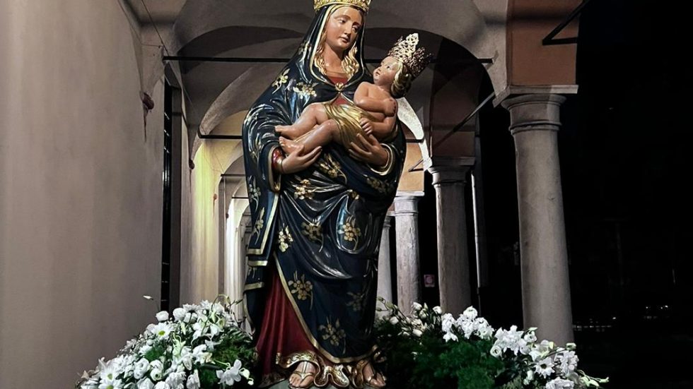 A Saronno ogni “8 del mese” processione e Santa Messa