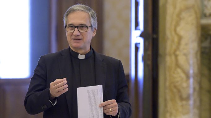 Su Rai Isoradio monsignor Viganò conduce «Sante Parole»