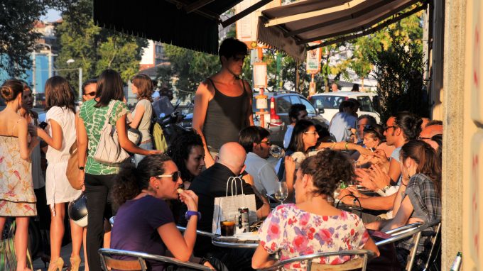 Social Streets, i gruppi Facebook solidali di quartiere