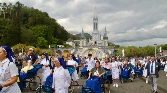 Oftal Milano, a Lourdes a Pasqua anche in aereo